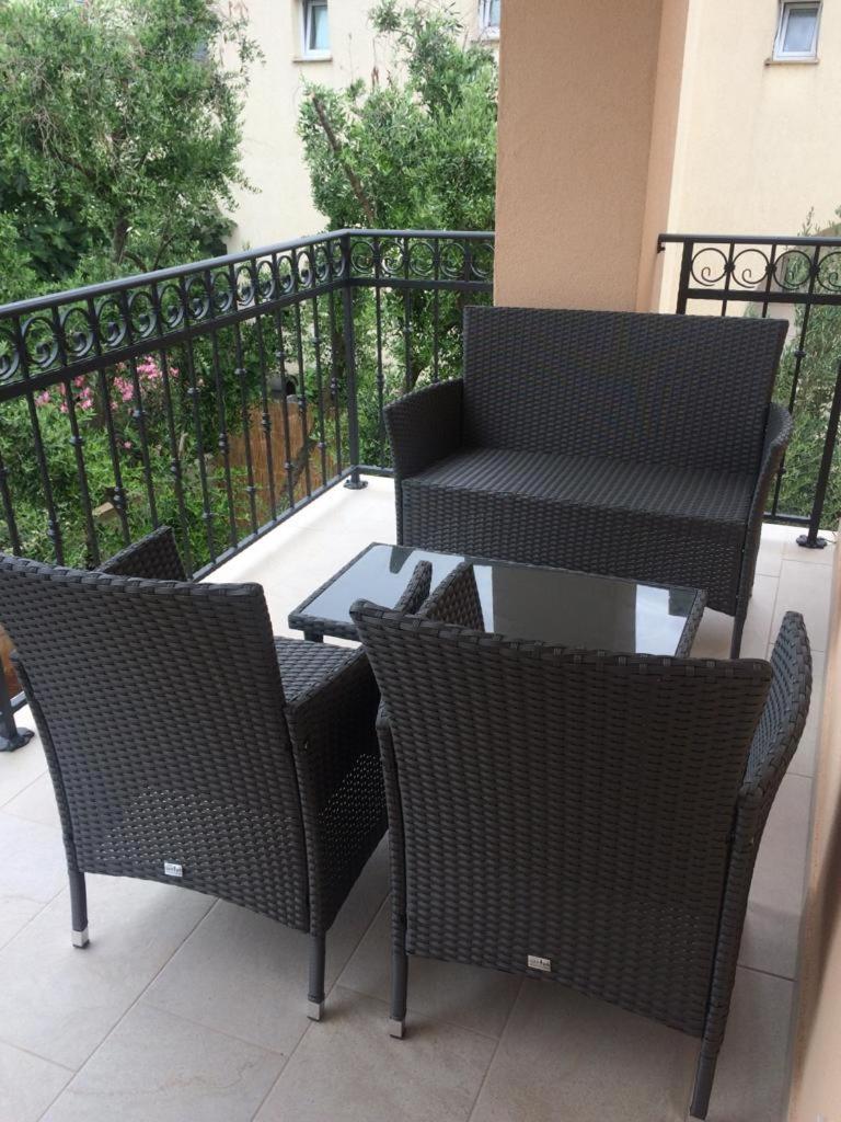 Apartments Leondori คิร์ก ภายนอก รูปภาพ