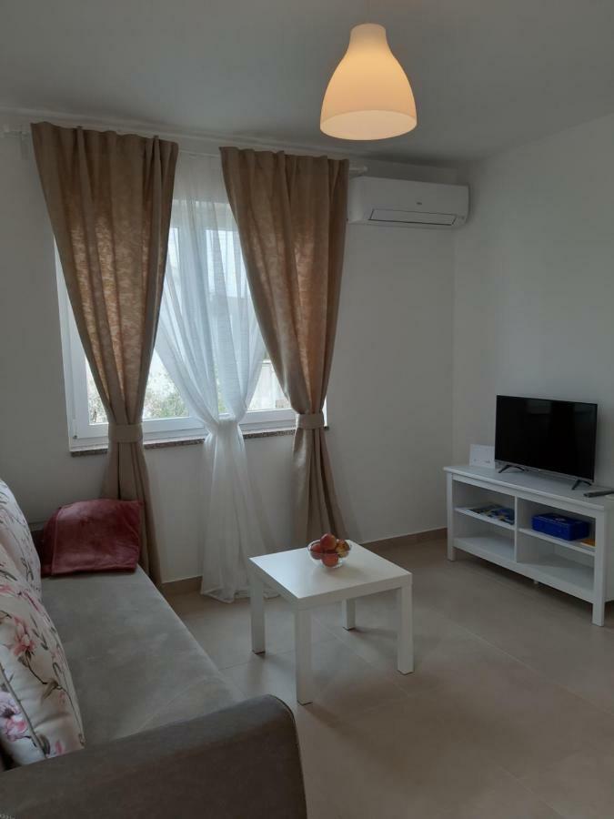 Apartments Leondori คิร์ก ภายนอก รูปภาพ