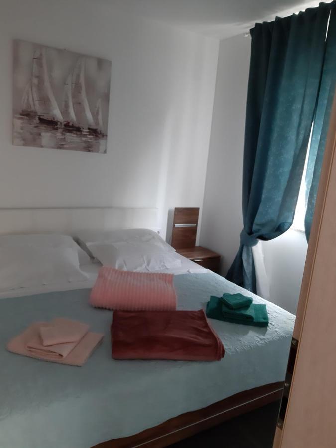 Apartments Leondori คิร์ก ภายนอก รูปภาพ