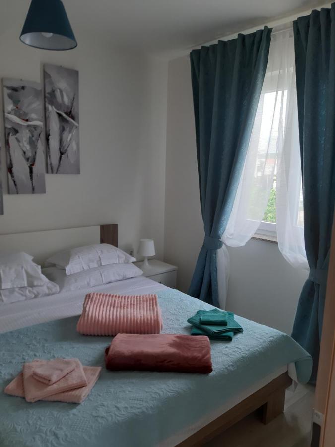 Apartments Leondori คิร์ก ภายนอก รูปภาพ